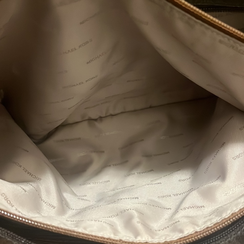 Michael Kors Medium Monogram Bag - Picture 5 of 5